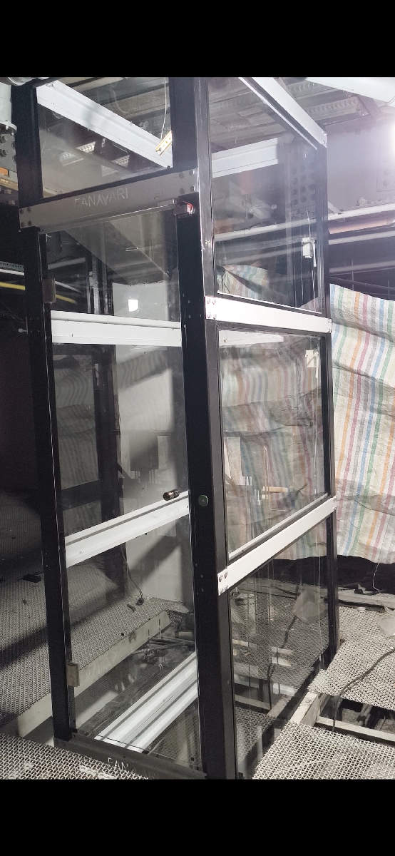 استراکچر و شیشه پوشش اطراف هوم لیفت یا بالابر